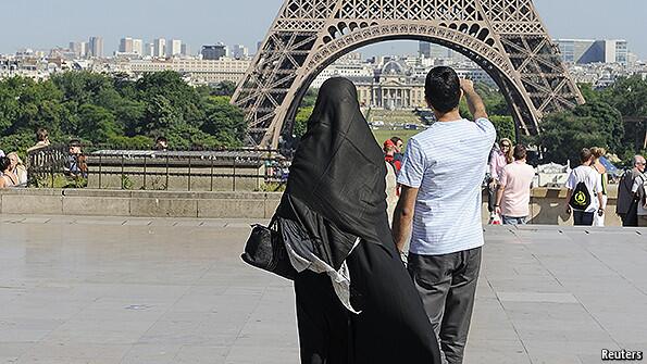 RT <a href="/TheEconomist/">The Economist</a>:why the French are so strict about Islamic head covering econ.st/1m8kyTa  // I've wondered why