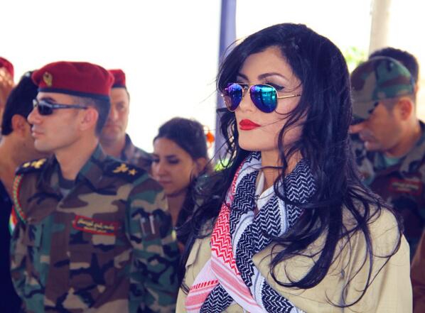 VIDEO: Una cantante kurda desafía al Estado Islámico con el poder de la música Br8sSiJIAAARfrk