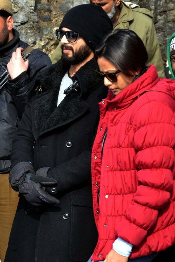 IyanAmjad's tweet image. Shahid has that intensity which is required for this role! #HaiderFirstLookTomorrow @Shahid_Online  
@Haider_TheMovie