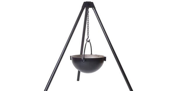 SAVEURMAG's tweet photo. The @cowboycauldron—a grill that doubles as a fire pit and a stew pot—is #OneGoodFind: http://t.co/pMZF5ErsZ8 http://t.co/eX8ht2Gmdw