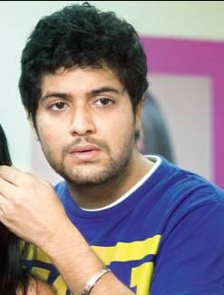 VikramTeam's tweet photo. Inocent Look of @VikramChatterje 
 how many likes it frnds??

HIT RT http://t.co/0zikeKg322