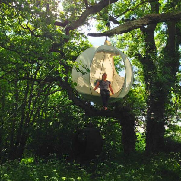 designboom's tweet photo. tent capable of carrying one ton  can be suspended up to three meters (10') above the ground http://t.co/hzN8Vx5VHk http://t.co/fSiXppW23w