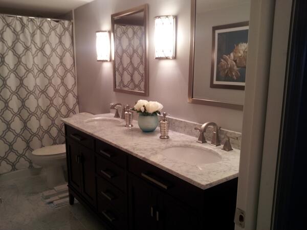 Homeperfect's tweet photo. Check out our customers finish bathroom renovation, they did an incredible job! #renovation #avanity #homeperfect http://t.co/7yCT5UaVZv
