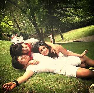 Bl95Laura's tweet photo. Magnificos Sanfrmns cn stos 2 terrmotos,increible dia cn vsotrsOSQIERO #LosReyesDeLaParty @Chapo_Mur @silvia_blazquez http://t.co/ae8yTMXgtP