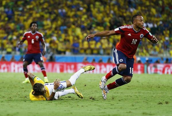 Zúñiga não será punido pela <a href="/fifaworldcup_pt/">Copa do Mundo FIFA🏆</a>. glo.bo/1qE8wlY