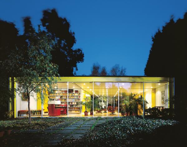 dwell's tweet photo. The homes these architects built for their parents helped put many of them on the map: http://t.co/QFDulV0M1C http://t.co/hGnEqEjpnI