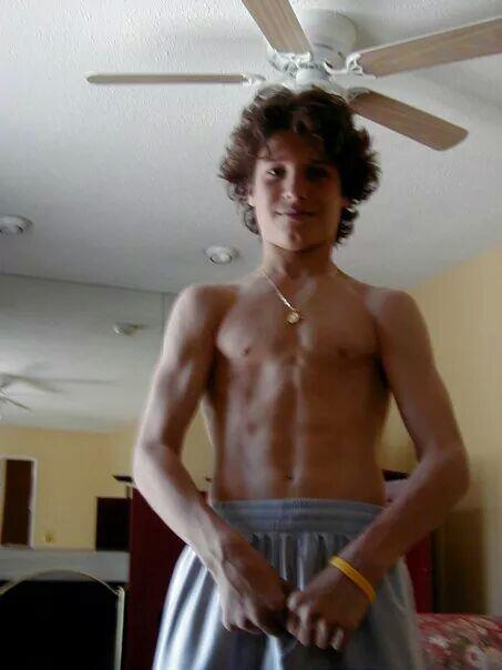 Cody_Calafiore's tweet image. So Cody called me out about managing his accounts... Here you go baby bro 😂😂😘😘 #bbcody #toothpic #BB16 #teamcody