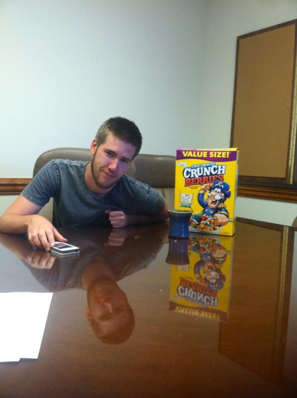 LissaTish's tweet photo. Trey's sad lunch #studentintern #needsaraise http://t.co/YyfturDEoz