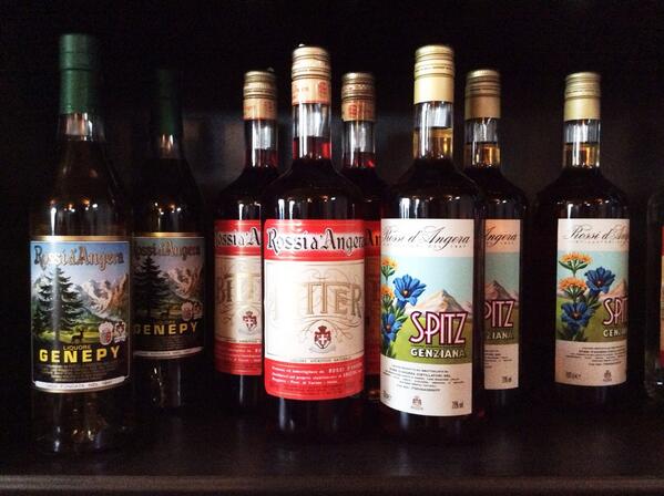 Aperitivi d'antan per signore <a href="/rigattieranera/">rigattiera nera</a> <a href="/Massaiemoderne/">Massaie moderne</a> #borgodiMustonate #rossidangera