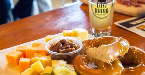Virginia’s Craft Beer Pairs Nicely with Summer’s Bounty: blog.virginia.org/2014/07/summer… #loveva #vafood