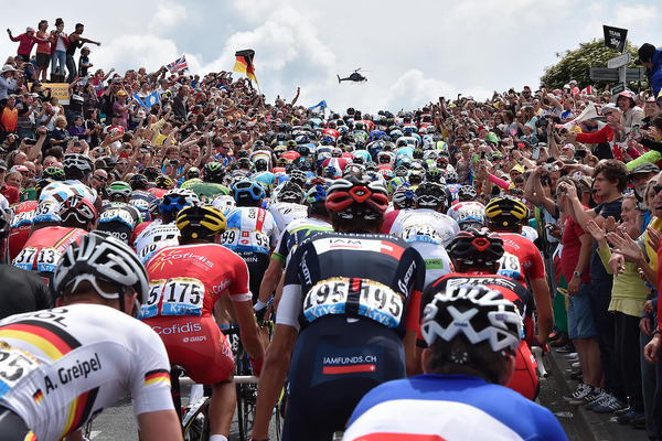 LeTour's tweet photo. .@letour n'oubliera jamais... Merci ! / Le Tour will never forget...Thank you! #TDF http://t.co/MS0pC7tuex
