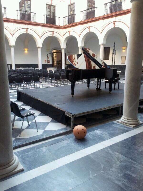 conventotaperia's tweet photo. Concierto de música clásica CADA LUNES en nuestra terraza!! MÚSICA Y CENA EN UN LUGAR DIFERENTE!! Reservas: 601211582 http://t.co/kUg4SVScLz