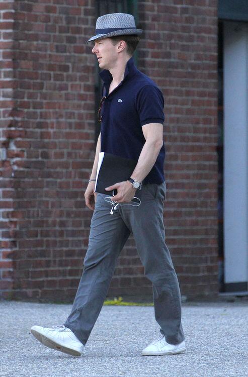 BenedictCumberbatch wearing LACOSTE 