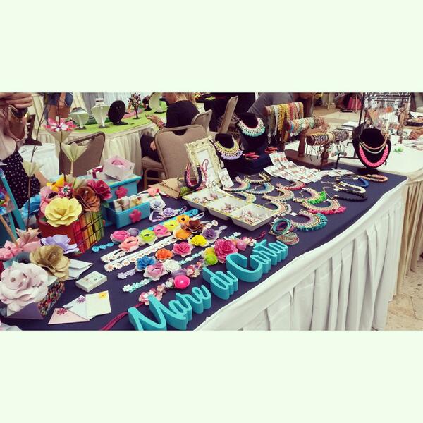 Cp_accesorios's tweet photo. Así de HERMOSA se vio nuestra mesa en el Aguapanela moda, junto a @MareDiCarta , son super talentosos!!! http://t.co/VCWVZiKlWr