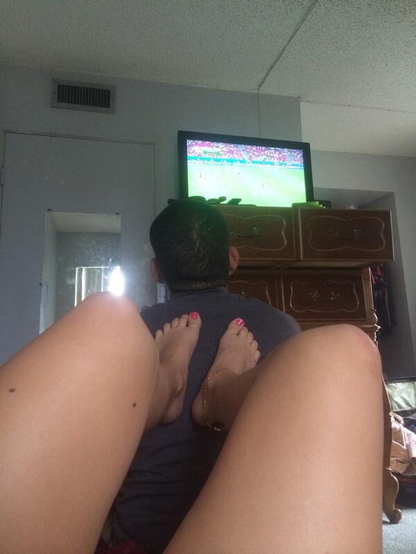 123lacc's tweet photo. me watching soccer ft. babes legs💕 http://t.co/I3wJjjZvlc
