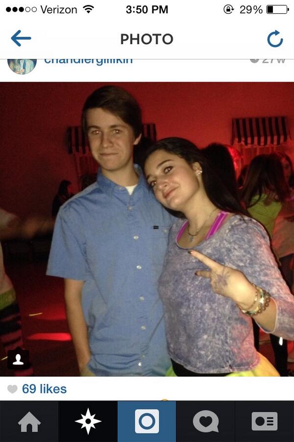 joey_swartz's tweet photo. @chandler5gill woah chan is that a new facial expression? http://t.co/ggvxlfQCR5