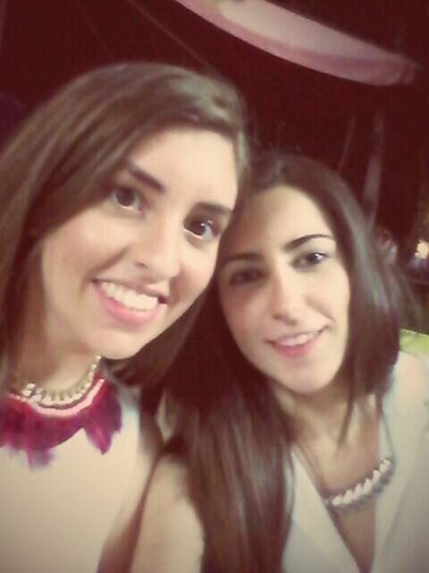RocioCL10's tweet photo. Y hoy nos vamos de gradu :D @Luciarj93 http://t.co/LKbs1hmiY7