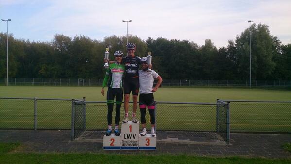 tvdschaaf's tweet photo. Mooi podium bij de zomeravond competitie, bonne @NHooghiemster  @F_Postma @FriescheLeeuw1  :) http://t.co/AGEQwROt7T