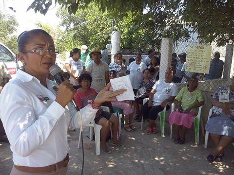 Anaisabelpri's tweet photo. Con mi pueblo de las Carmelitas escuchando sus necesidades e inquietudes. @aguillondavid @florrent #APASOFIRME http://t.co/rZAk2D5qDD