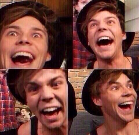 snxcks's tweet image. Me when i see my food coming at a restaurant