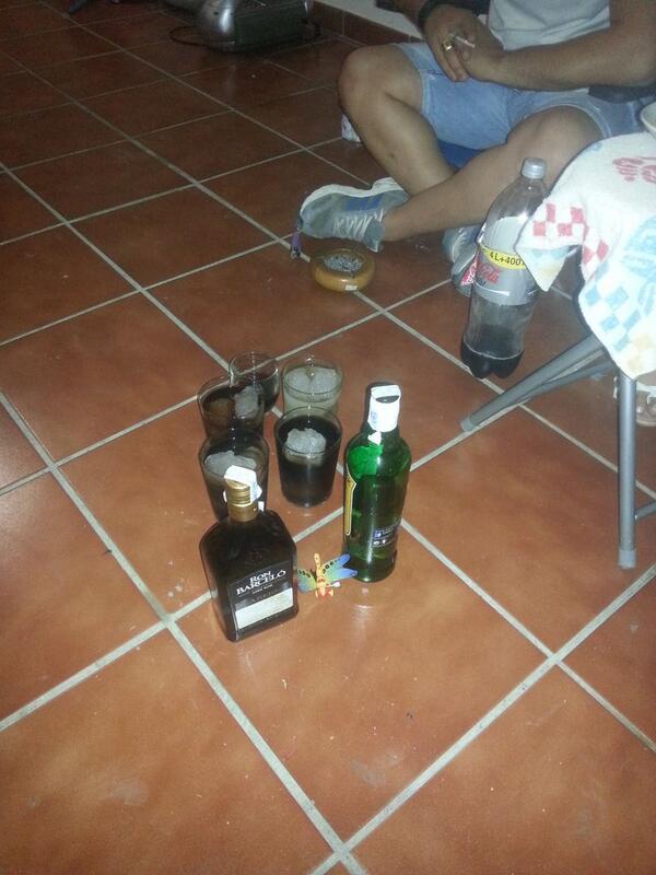 Inma_albariza's tweet photo. Hoy se celebra k es miercoles o me pongo agresiva?? jaja @mclatorregarcia @MaruPolaina  @anaycintia  y #FARUK http://t.co/bP1pWlwzMk