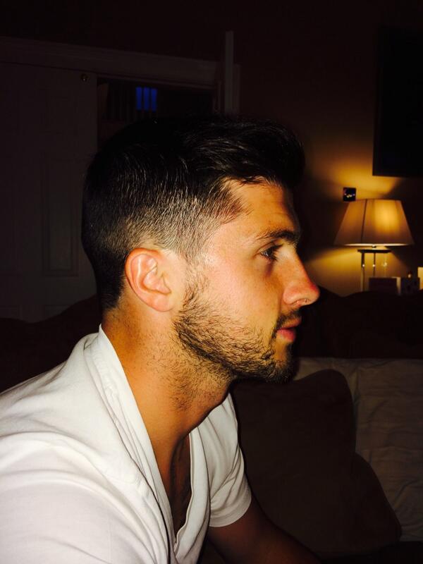 ShaneLong7's tweet photo. Thanks to @ParisSalonHull for sorting my hair for my sisters wedding. #notaripoffeither  👏👏👌👌 http://t.co/82UiPRPOeF