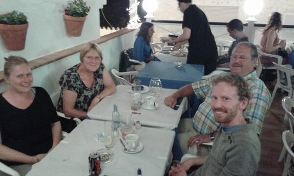 SevillanoRest's tweet photo. Nuestros amigos de cena. Siempre felices en nuestra terraza; disfrutando en familia. #Nerja #RestauranteSevillano http://t.co/R67XCYUrGj