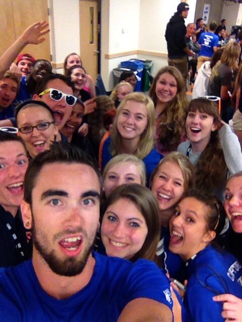 UNE_OA_Alec's tweet photo. Beautiful selfies prompted by the one and only @arelmoodie #uneorientation14 #killinit http://t.co/vGDi9gg2Sq
