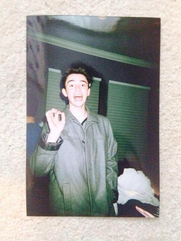 CloseToChance's tweet image. [NEW PICTURE]: doesn't he always look so good? It's unbelievable!!