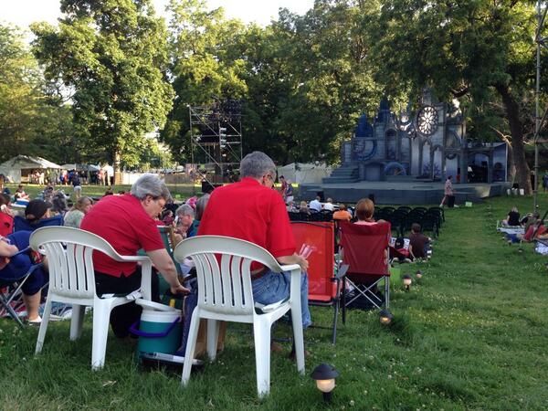 SLangford7's tweet photo. Shakespeare in The Park 🎭👍 #lepeasants #yeoldehumour http://t.co/wJuW57yGqf