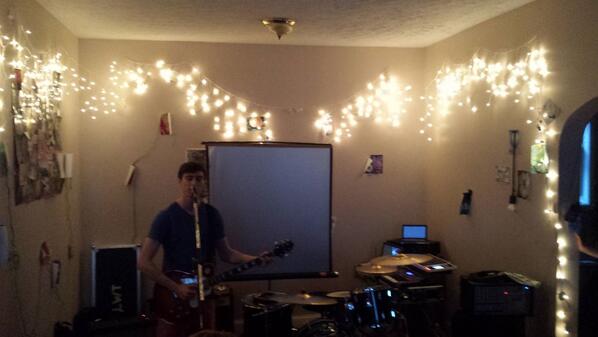 GotPerfectTeeth's tweet image. ray wyatt, well lit, moon mansion