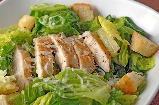 HeaIthyChoice's tweet photo. Chicken Caesar Salad 😋 http://t.co/kqoysp502I