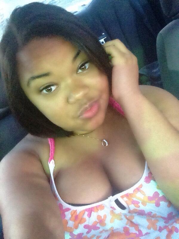 Get2_Steph_In's tweet image. If it wasn't for @Hot963 , I woulda been mad sittin here in this traffic. #FreshOffTheClock