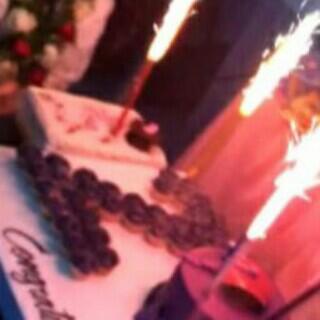 Had_il56's tweet photo. كان اليوم عيد ميلاد صديقتي مروم مرة يوم جميل مع صديقاتي ربي لا يحرمني منهم . http://t.co/anvwHd0x25