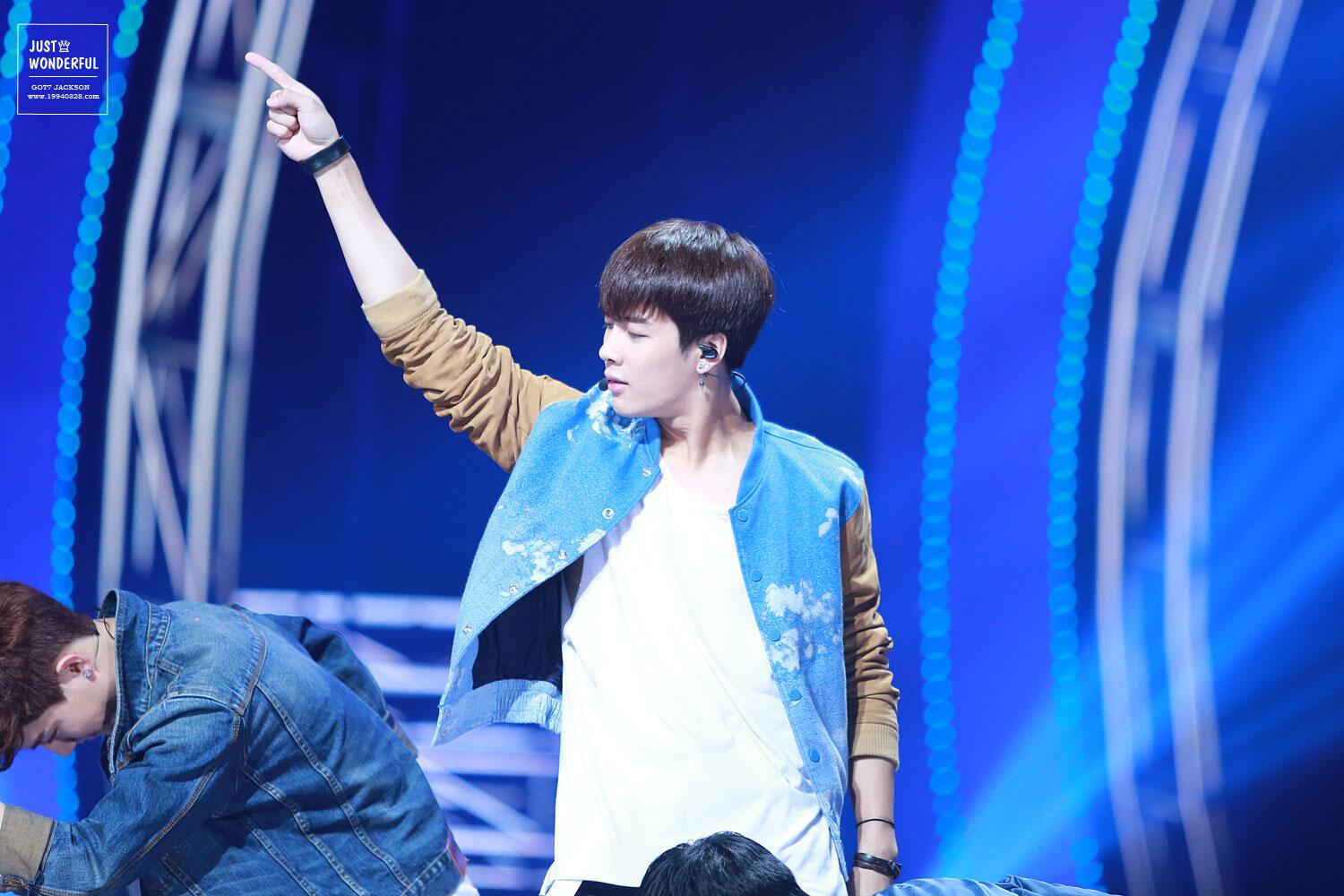 BrB_8RjCQAAmPU9.jpg:large