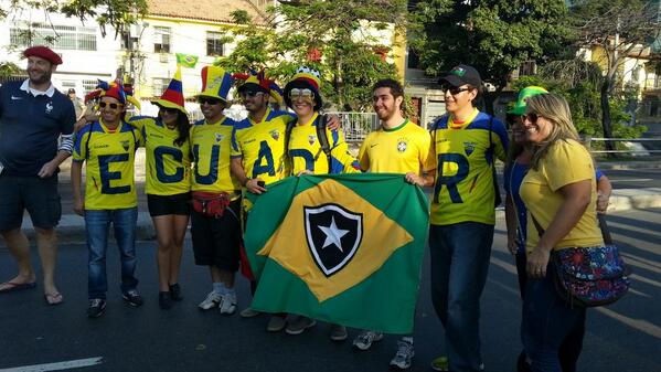 PiXaV's tweet image. #ECU #FRA. Comment dire... Stade mythiquissime qui nous offre un match merdissime. On est en 1/8, c'est l'essentiel !