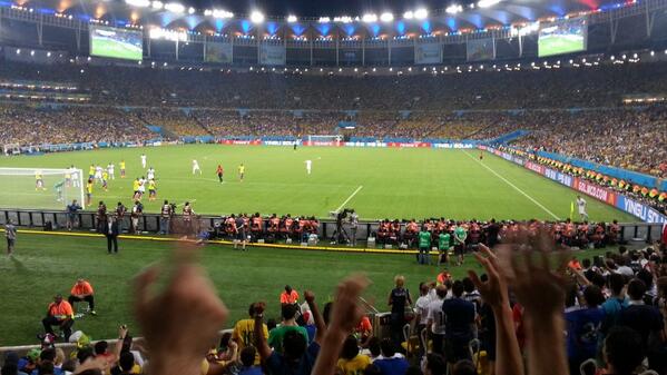 PiXaV's tweet image. #ECU #FRA. Comment dire... Stade mythiquissime qui nous offre un match merdissime. On est en 1/8, c'est l'essentiel !