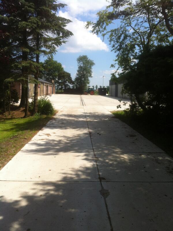 _Stelcon_'s tweet image. #van_Werven levert #Stelcon platen en goten bij Siebenga-Langendoen V.O.F. te Swifterbant.