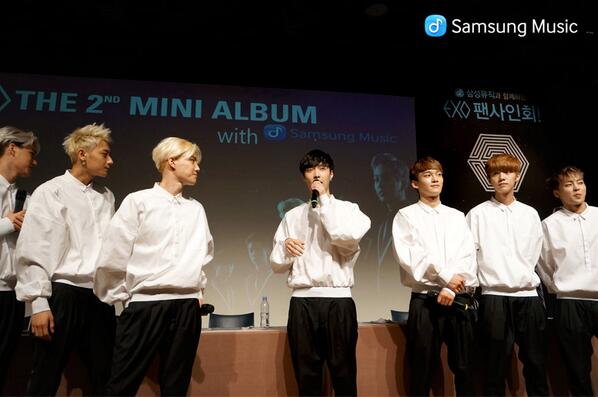 LUHAN (鹿晗) FANBASE tweet media