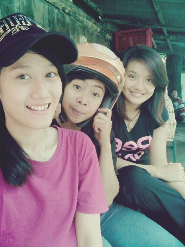 novalitapeno's tweet photo. @albirivangamali @mayangdwibahtai @bunga_fitrianii @soloooo kompolll barenggg..kapan pada kumpul semua !!! Micuuuu http://t.co/5mCHYohpeO