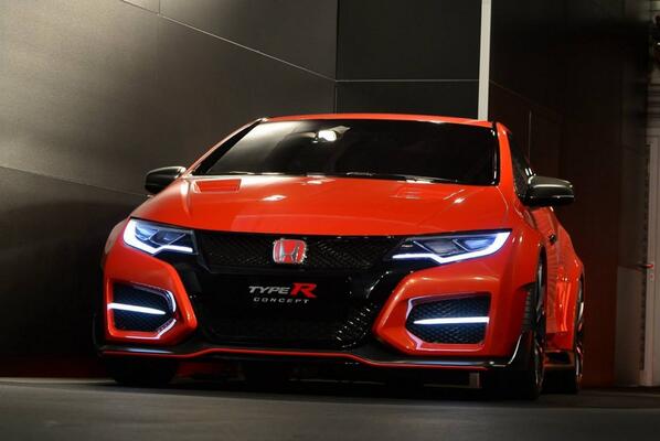 embracelondon's tweet photo. The acclaimed Honda Civic #TypeR Concept moves from #WTCCSPA to @fosgoodwood this week, and it's joined by the #NSX! http://t.co/V5Azeu0C0E