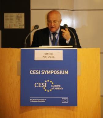 NUODFinancien's tweet image. #CESIweb: Opening of the symposium by Emilio Fatovic