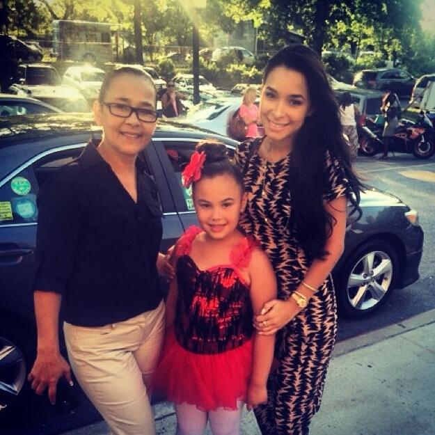 Jessica Caban Fans Photo Jessicacaban With Her Mum And Niece In New York Http T Co Oozl9aruhc Jessica Caban Fans Photo Jessicacaban With Her Mum And Niece In New York Http T Co Oozl9aruhc