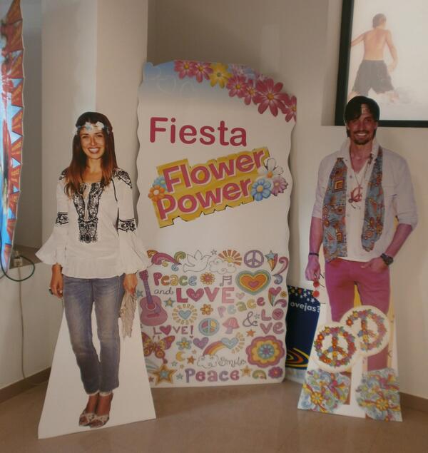 Hemos creado la decoración para fiesta Flower Power que organiza Alfonso de SanLorenzo activo.