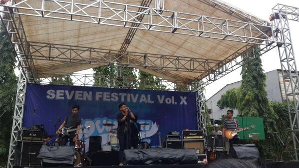 Devana on stage ni guyss!!