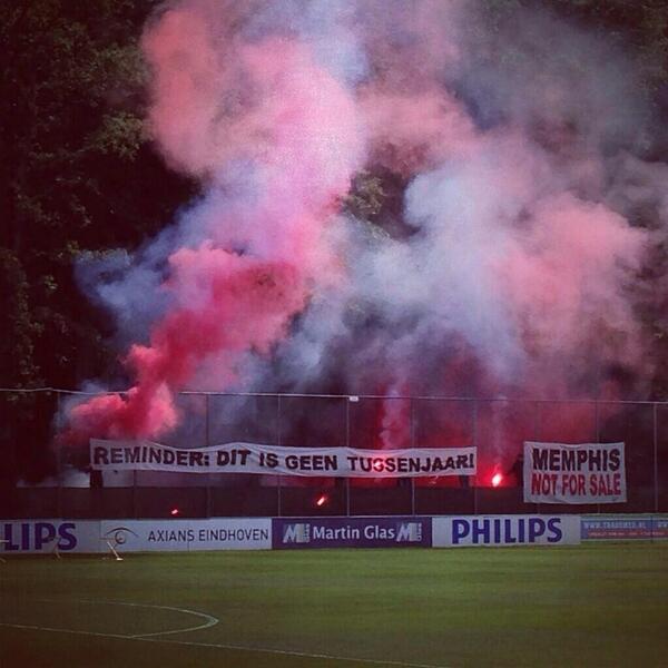 AwaydaysNL's tweet photo. Eerste training van PSV heeft vandaag plaatsgevonden. #PSV http://t.co/YJU1DB7wT2