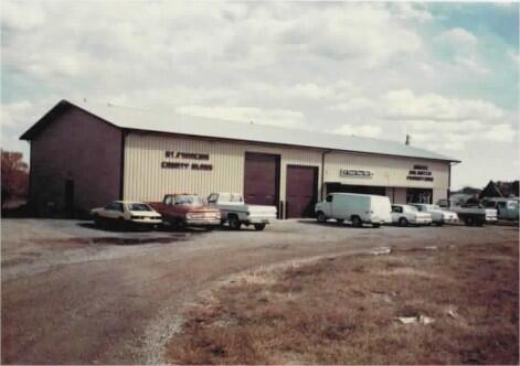 BBL_Const's tweet image. #TBT St. Francois County Glass, 1985.  3 of the crew members who worked on this building are still with BBL today!