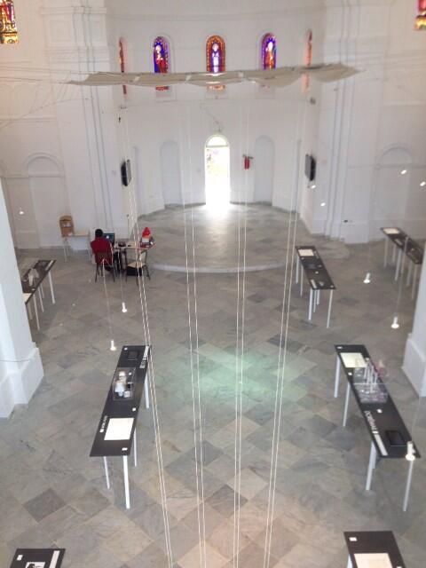 ProcessTunisie's tweet image. Plus que quelques heures avant le verdict du jury et le vernissage, la scénographie est en place ! #ProcessTn #Design