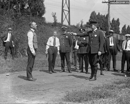 chmatina's tweet image. Испытание бронежилета. Вашингтон. Округ Колумбия. США. 13 сентября 1923 год...