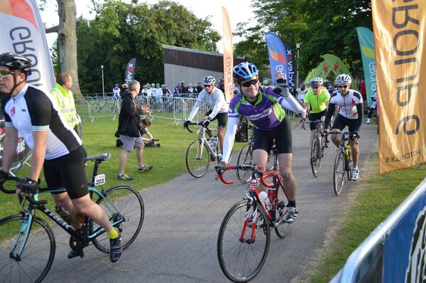 SamaritansEvent's tweet photo. Great to see @SteveJack55 and @Mr_John_Oxley setting off on the @HotChillee #L2P2014 this morning! Good luck guys! http://t.co/6dohepuQU9